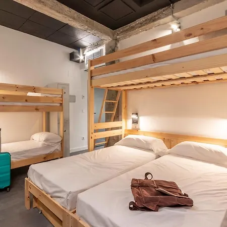 אכסניה Ekoos Hostel, Eko *