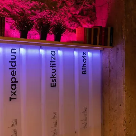 Ekoos Hostel, Eko 旅馆 *