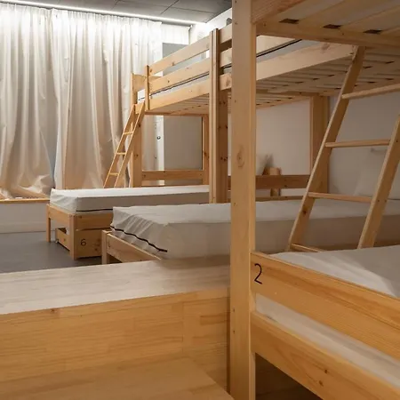 Ekoos Hostel, Eko 旅馆 *