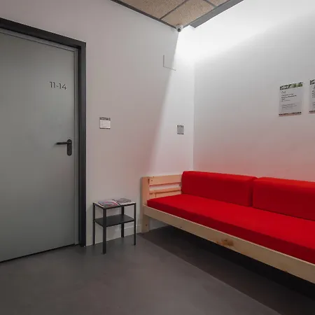 Ekoos Hostel, Eko 旅馆 *