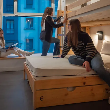 Ekoos Hostel, Eko 旅馆 *