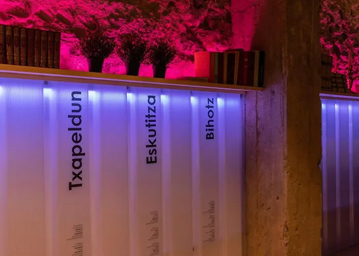 Ekoos Hostel, Eko Ostello *