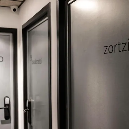 Hostal Ekoos Hostel, Eko