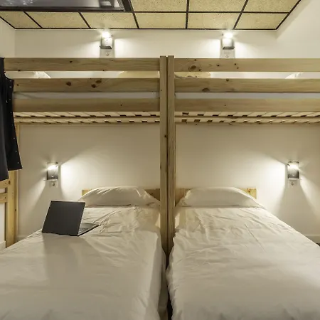 Ekoos Hostel, Eko Hostel *