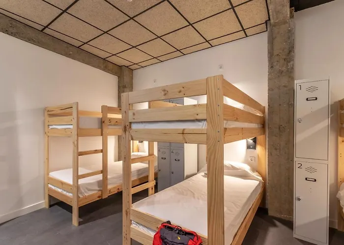 ホステル Ekoos Hostel, Eko *