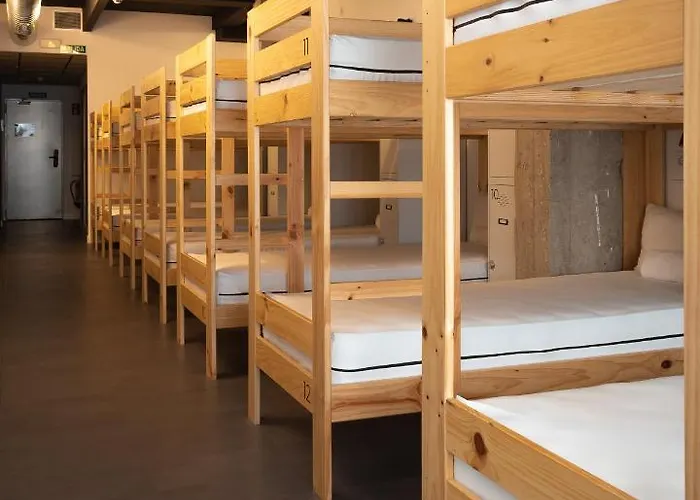 ホステル Ekoos Hostel, Eko