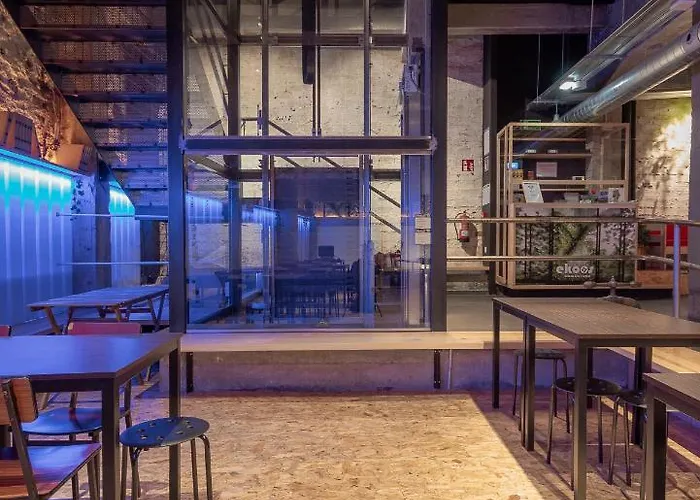 ホステル Ekoos Hostel, Eko