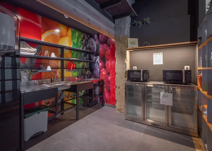 ホステル Ekoos Hostel, Eko *