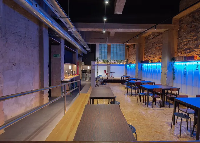 ホステル Ekoos Hostel, Eko