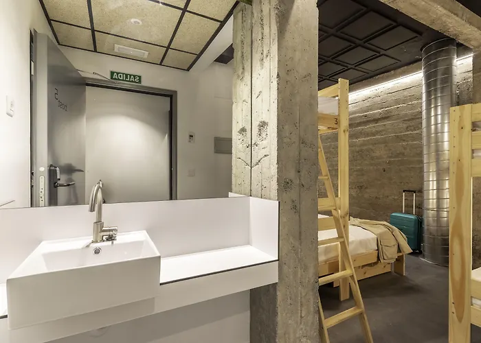 ホステル Ekoos Hostel, Eko