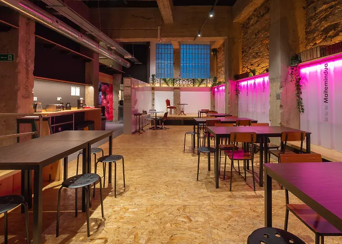 ホステル Ekoos Hostel, Eko